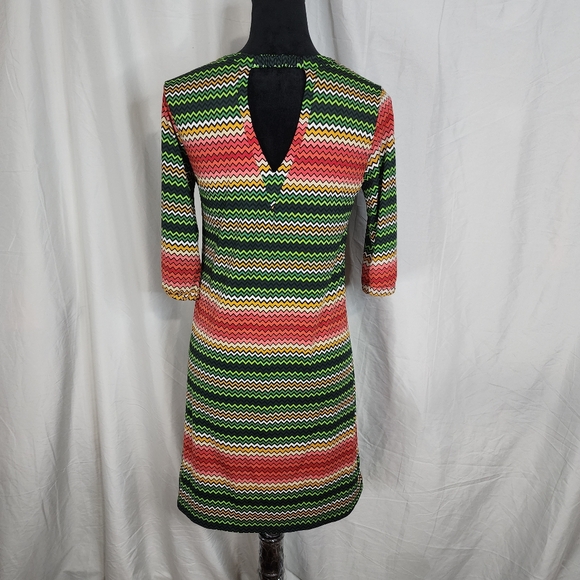 ISLE APPAREL Made in Turkey Size Small Rainbow‎ Zigzag Print Retro Shift Dress - Picture 1 of 13